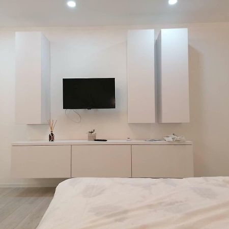 White Studio Appartement Cluj-Napoca Buitenkant foto
