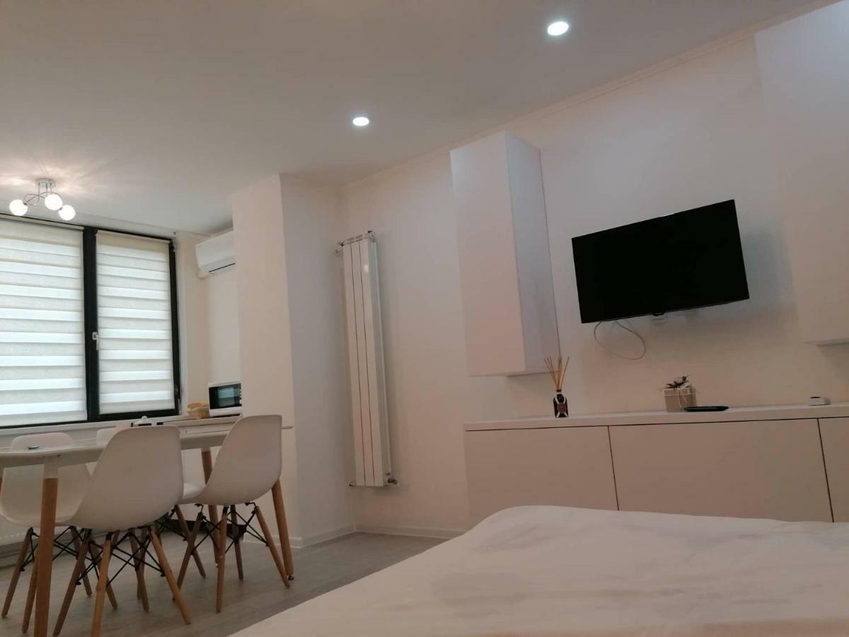 White Studio Appartement Cluj-Napoca Buitenkant foto