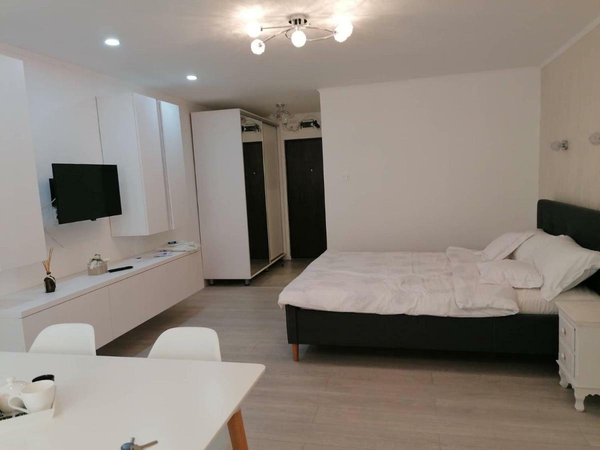 White Studio Appartement Cluj-Napoca Buitenkant foto